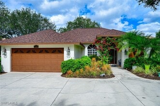 Building Photo - 7106 Lone Oak Blvd