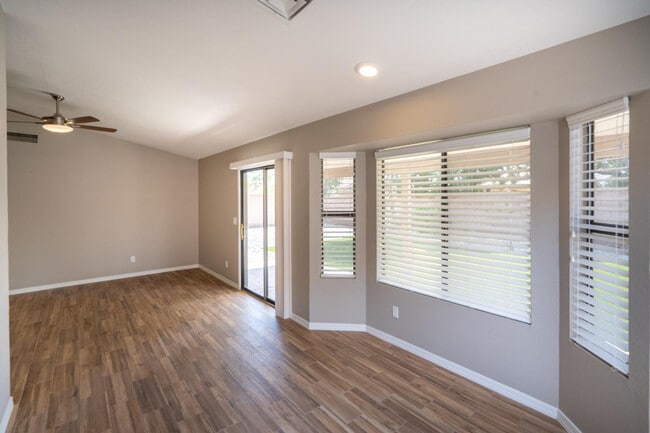 Building Photo - 15006 S 27th Way