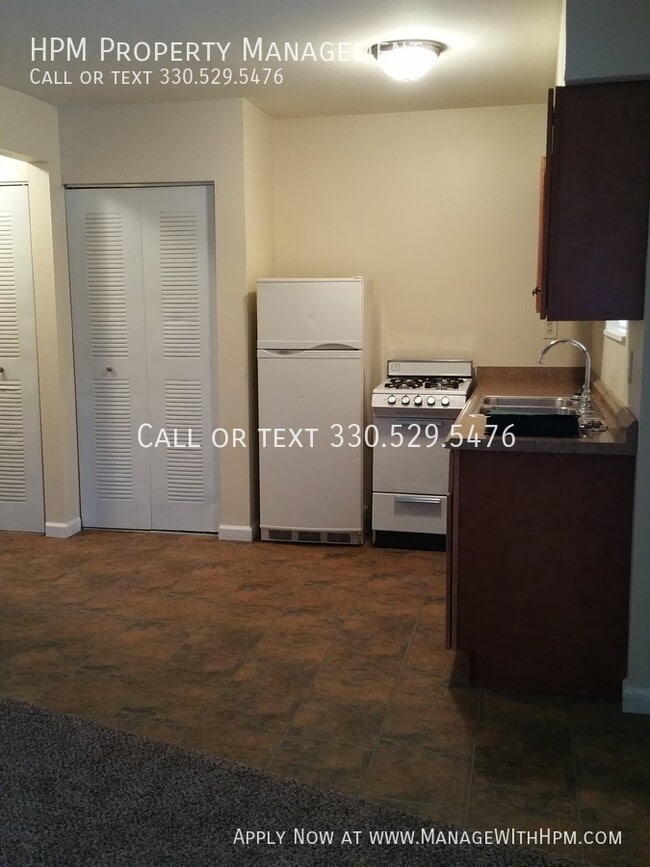 Building Photo - 2381 Newton-