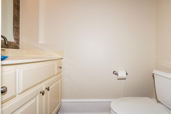 Building Photo - 7106 Ohio St