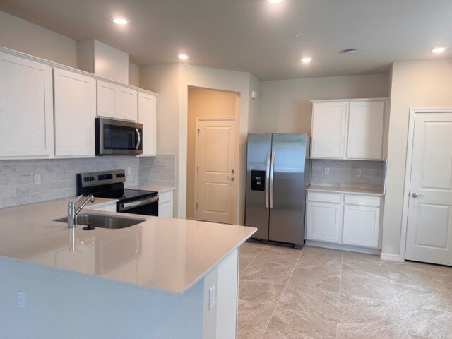 Building Photo - 3122 Emerald Acrs Ln