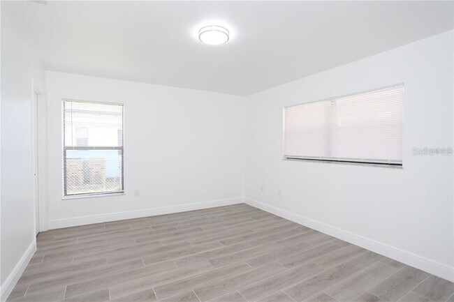 Building Photo - 620 Heraldo Ct