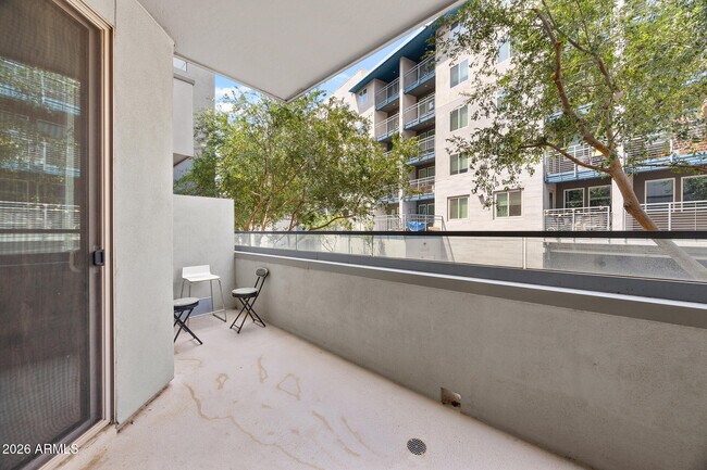 Building Photo - 945 E Playa Del Norte Dr