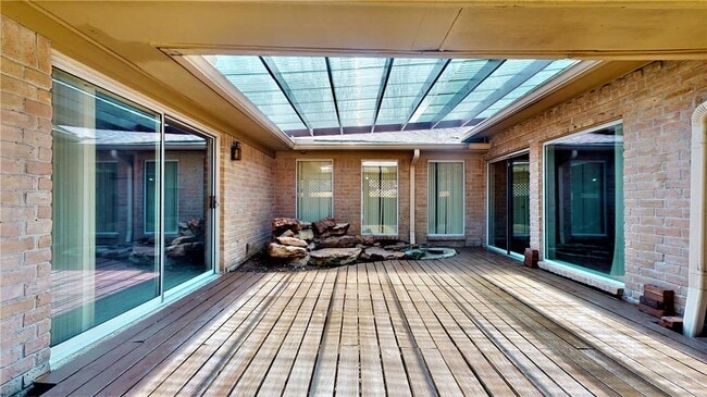 Building Photo - 12618 Misty Valley Dr