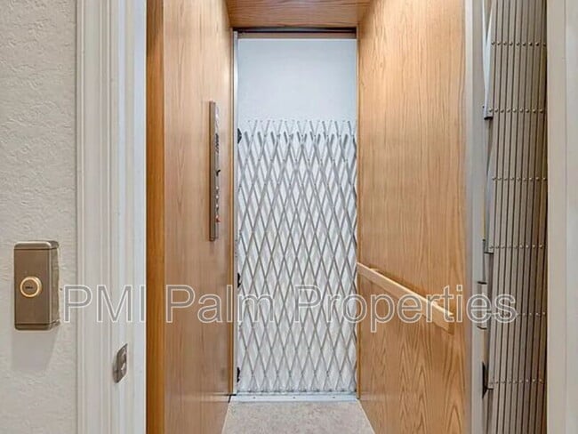 Building Photo - 9773 Bowline Dr