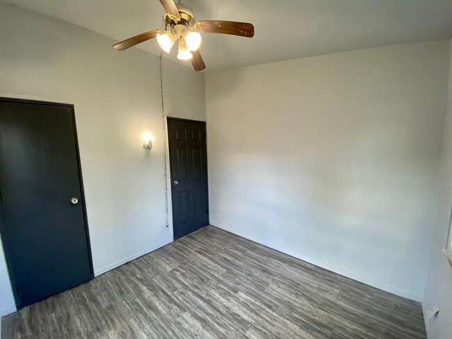 Building Photo - 619 Plum St