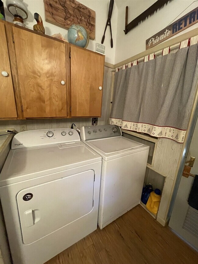 Building Photo - 773 Sebago Rd