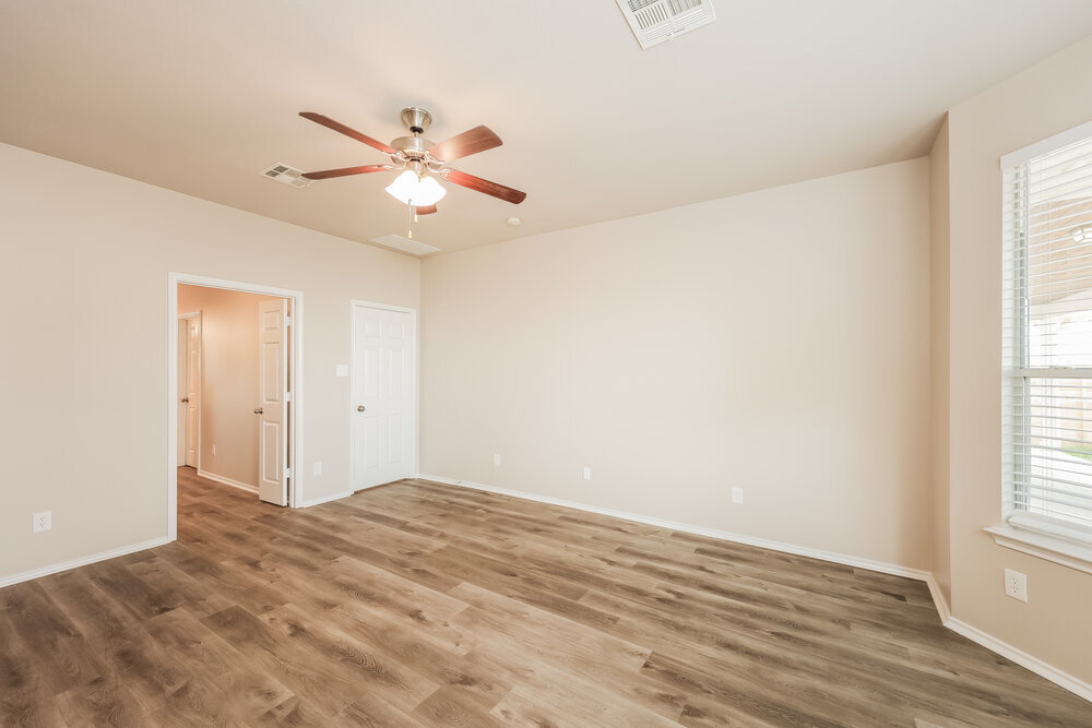 Building Photo - 11615 Tahoka Daisy
