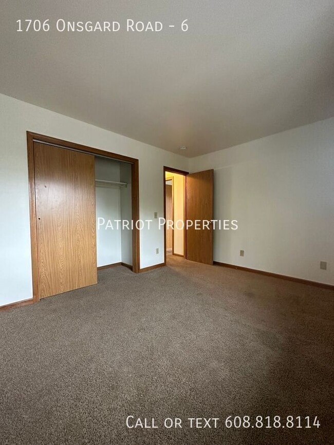 Building Photo - 2 bedroom/ 1 bath apartment in Madison, WI