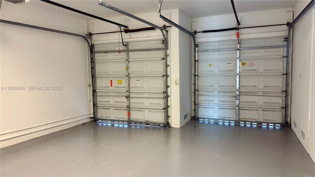 Building Photo - 210 SW 9th St