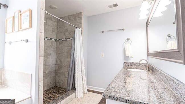 Building Photo - 148 White Oak Dr