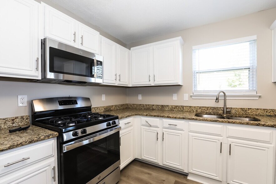 Building Photo - 3942 Rosebud Park Dr