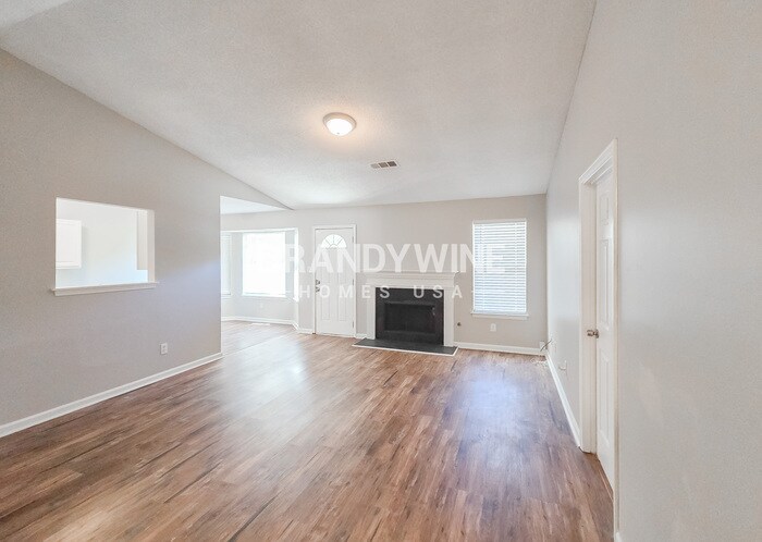 Building Photo - 2050 Tudor Dr