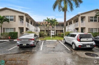 Building Photo - 2130 NE 42nd Ct