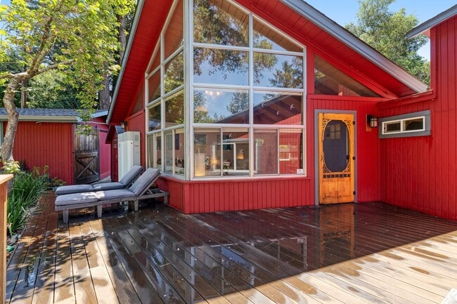 Building Photo - Boulder Creek Sanctuary!