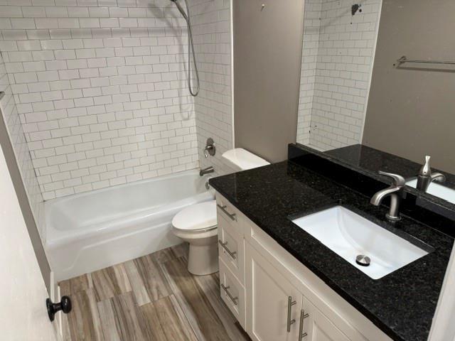 Building Photo - 3095 Colonial Way