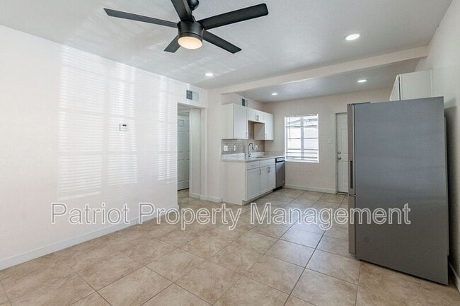 Building Photo - 928 W McDowell Rd