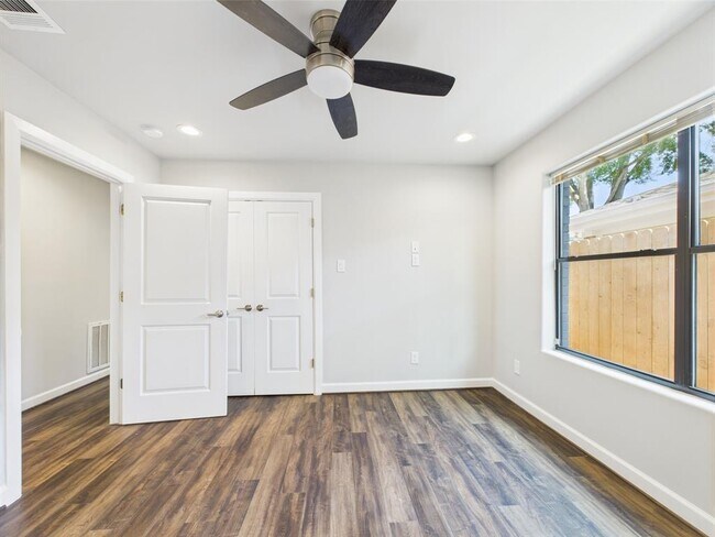 Building Photo - 5627 Cerritos Dr