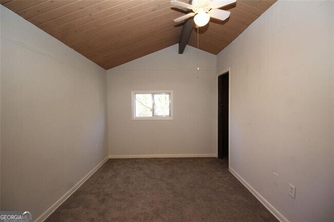 Building Photo - 9240 Nova Dr