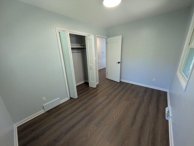 Building Photo - 2535 Sears Rd