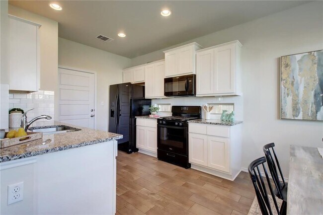 Building Photo - 1031 Chad Lp