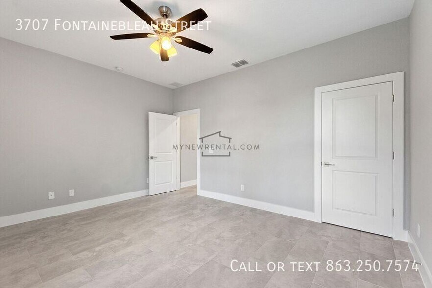 Building Photo - 3707 Fontainebleau St