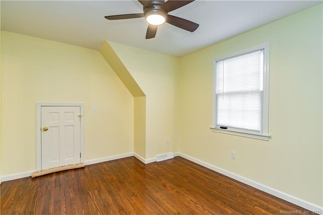 Building Photo - 1241 Halladay Ave W
