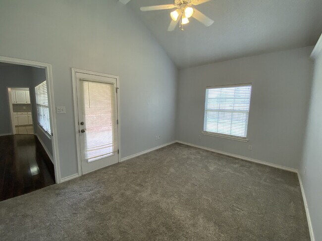 Building Photo - Spectacular 4 Bed 2 Bath in South Lubbock! Cooper School District!