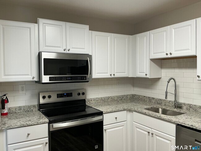 Building Photo - 2315 Cromwell Hills Dr