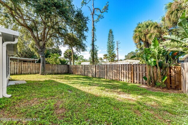 Building Photo - 1560 Vista Lake Cir