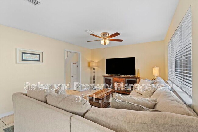 Building Photo - 1500 Via De Luna Dr