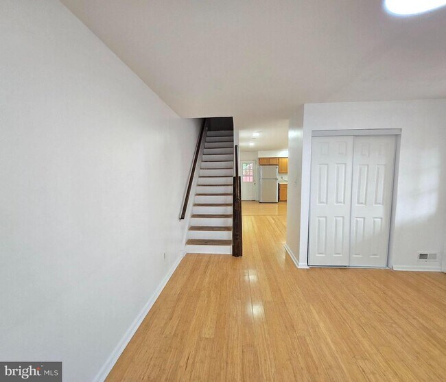 Primary Photo - 472 N Church St