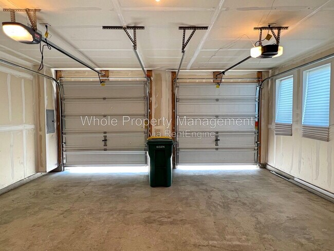 Building Photo - 2049 W 67th Pl