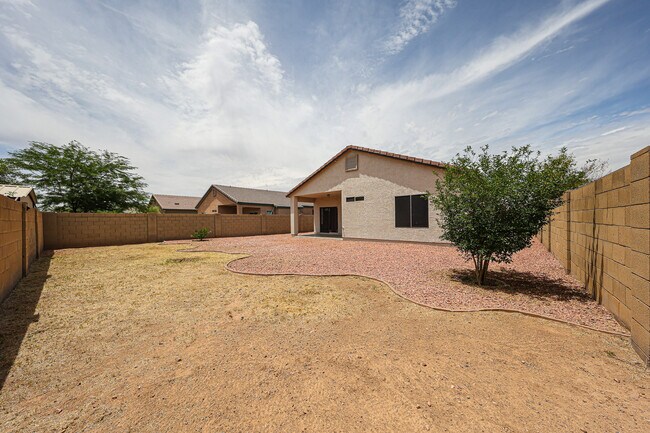 Building Photo - 619 N 70th Ave