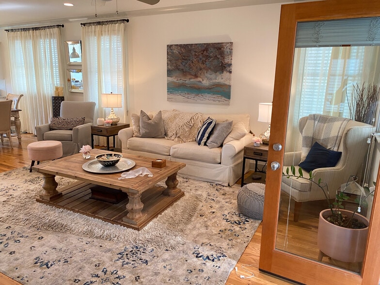 Building Photo - 204 Burns Ave