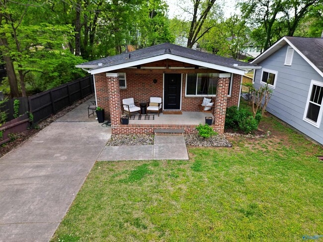 Building Photo - 1612 NE Wellman Ave