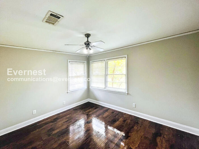 Building Photo - 1521 Wilhurst St