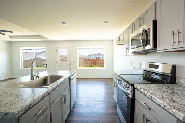 Building Photo - Brand new 4 bedroom home - Bolivar, MO