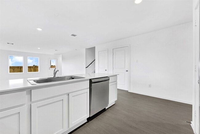 Building Photo - 201 Texas Pecan Dr