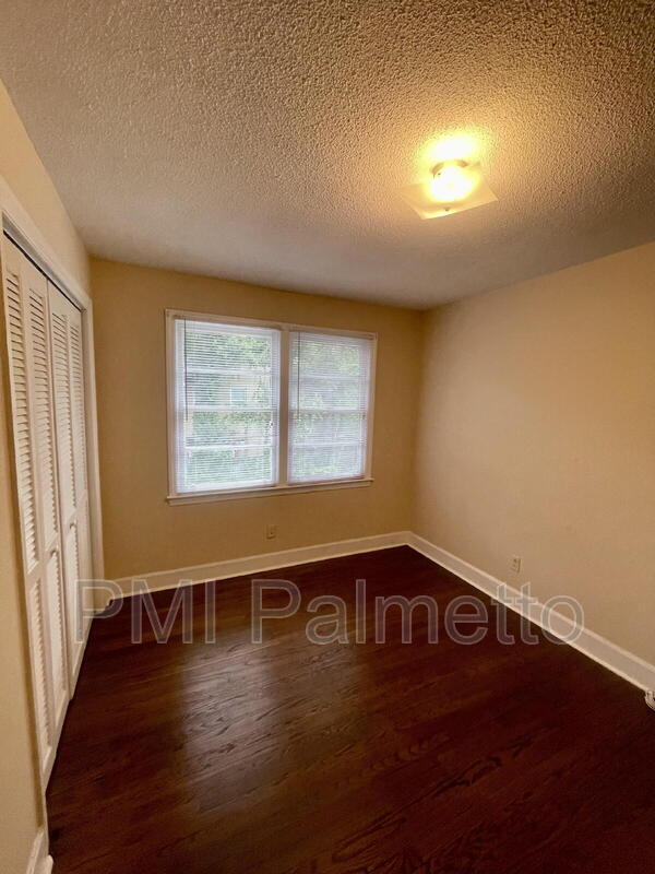 Building Photo - 3209 Wilmot Ave