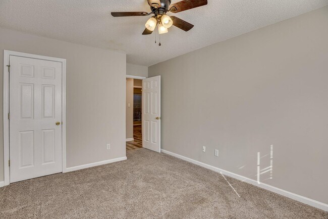 Building Photo - 4318 Sanderling Dr