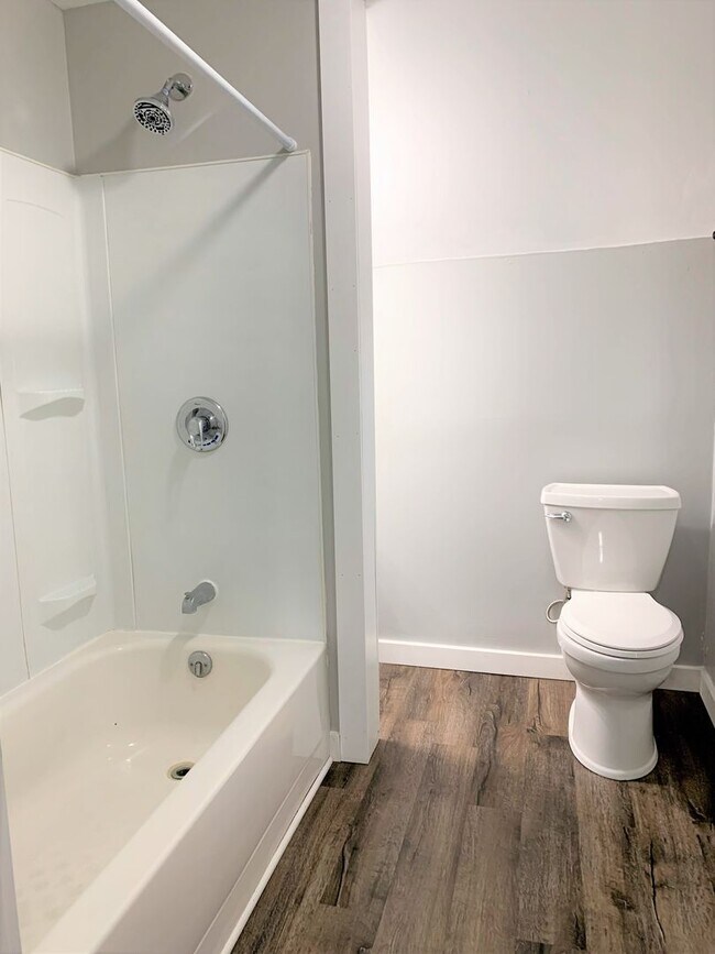 Building Photo - 624/626 Oak Street