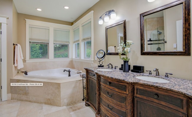 Building Photo - 4 bed/4bath, 5000sqft, adult home? Sober living? Barton Park!