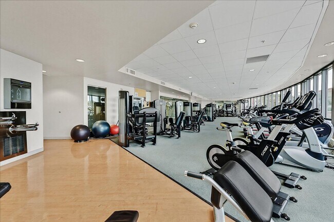 Building Photo - Dual Masters & Incredible Strip Views, 37th Floor or Allure