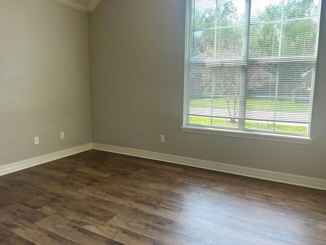 Building Photo - KINGS POINT-GATED COMMUNITY NEAR LSUS COLLEGE