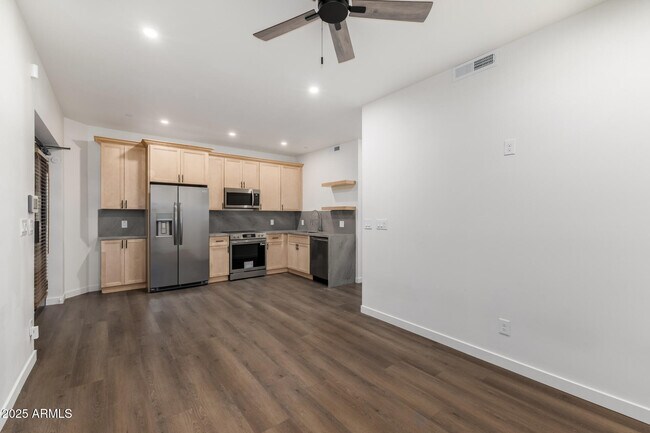 Building Photo - 12005 N Panorama Dr