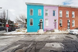 Building Photo - 2 bed 1.5 bath rowhome in Baltimore!