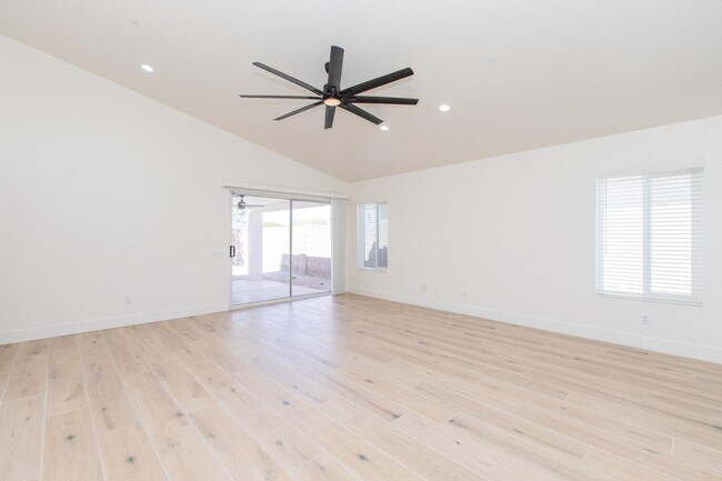 Building Photo - 23554 N 73rd Pl