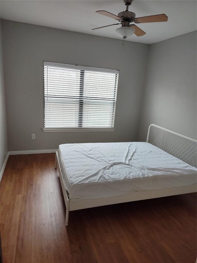 Building Photo - 2502 Leon St