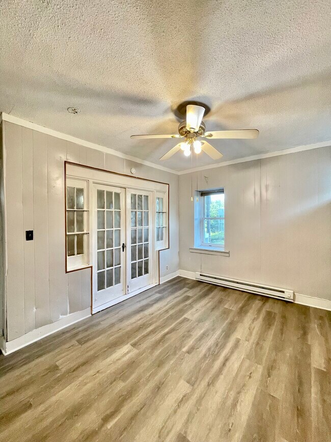 Building Photo - 449 Wilson St